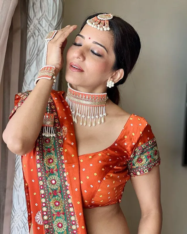 Bhojpuri actress aur Hindi Telivision Actress Monalisa Photos